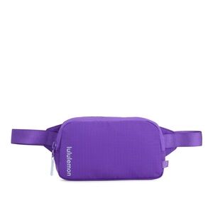 Lululemon mini belt bag PURPLE